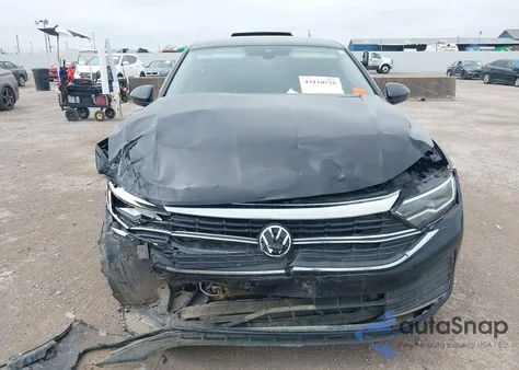 2024 Volkswagen Jetta 1.5T S z USA, uszkodzony, nr VIN 3VW5M7BU4RM103142